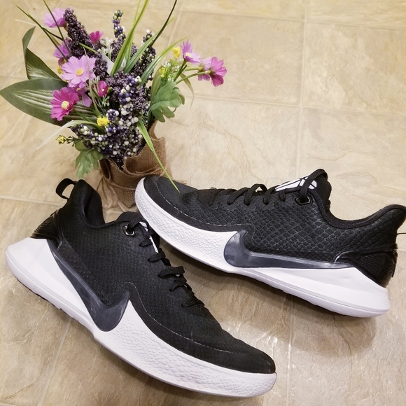 Nike Zoom Sneakers - Picture 4 of 8